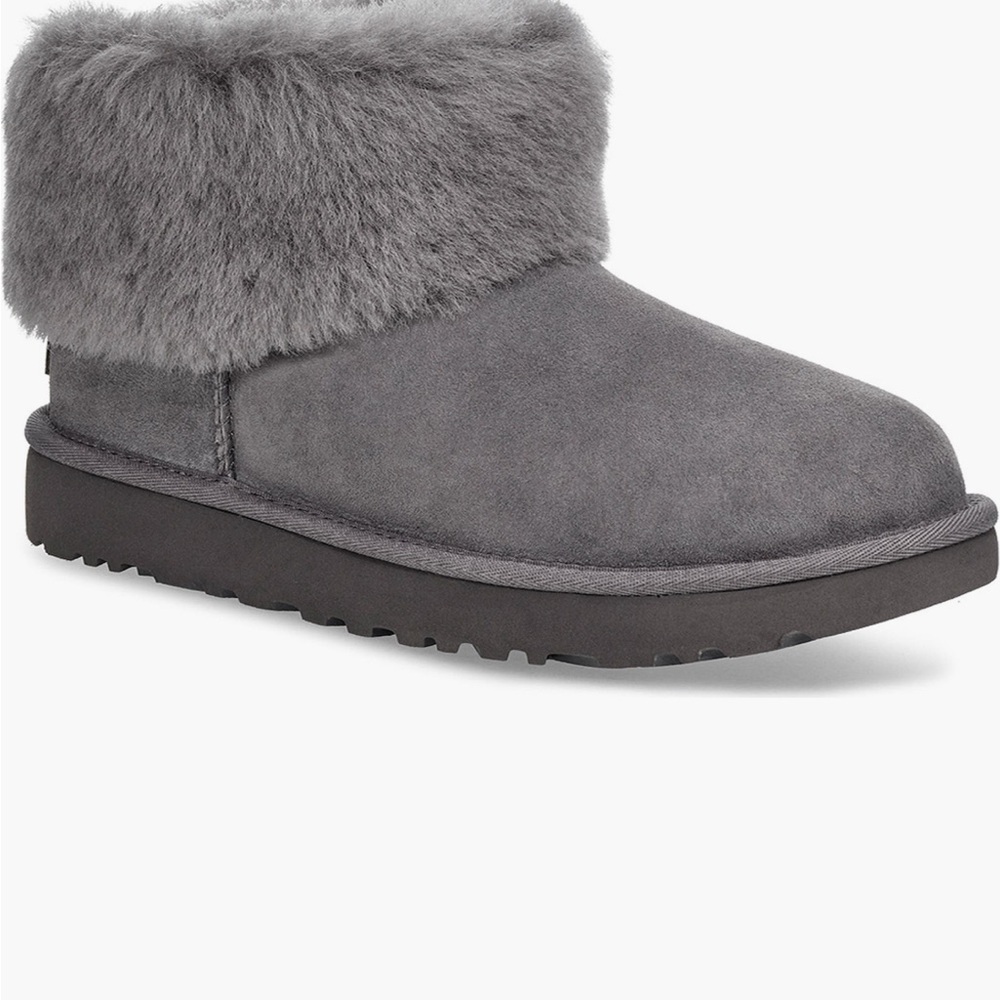 SOLD - NWT UGG Classic Mini Fluff Quilted Boots Gray | Size 6 | Brand New
